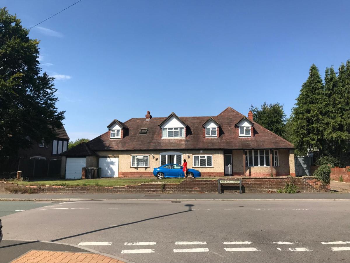 Amazing Quiet Garden House Near London Luton Airport Lejlighed Eksteriør billede