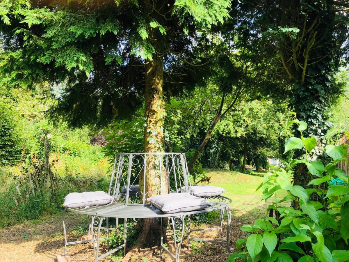 Amazing Quiet Garden House Near London Luton Airport Lejlighed Eksteriør billede