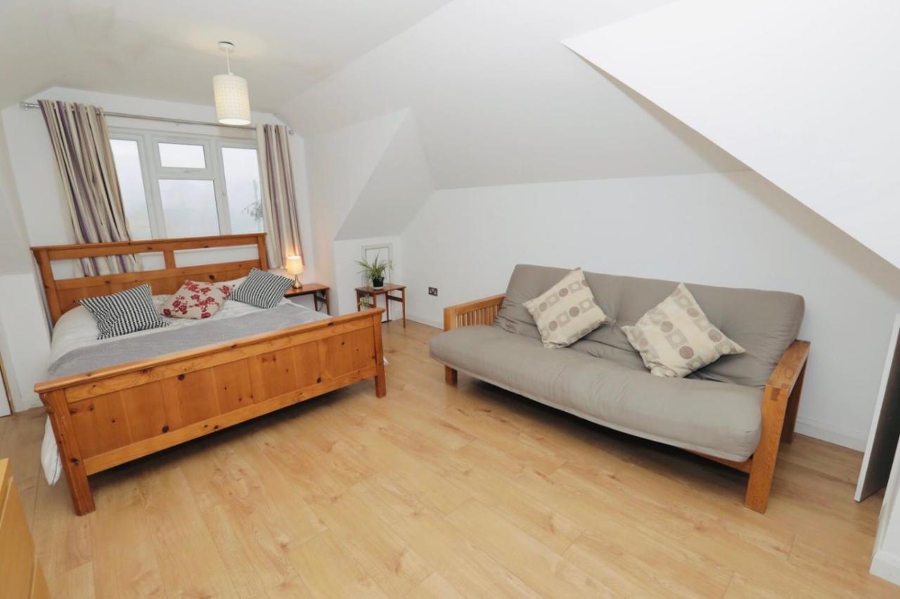 Amazing Quiet Garden House Near London Luton Airport Lejlighed Eksteriør billede