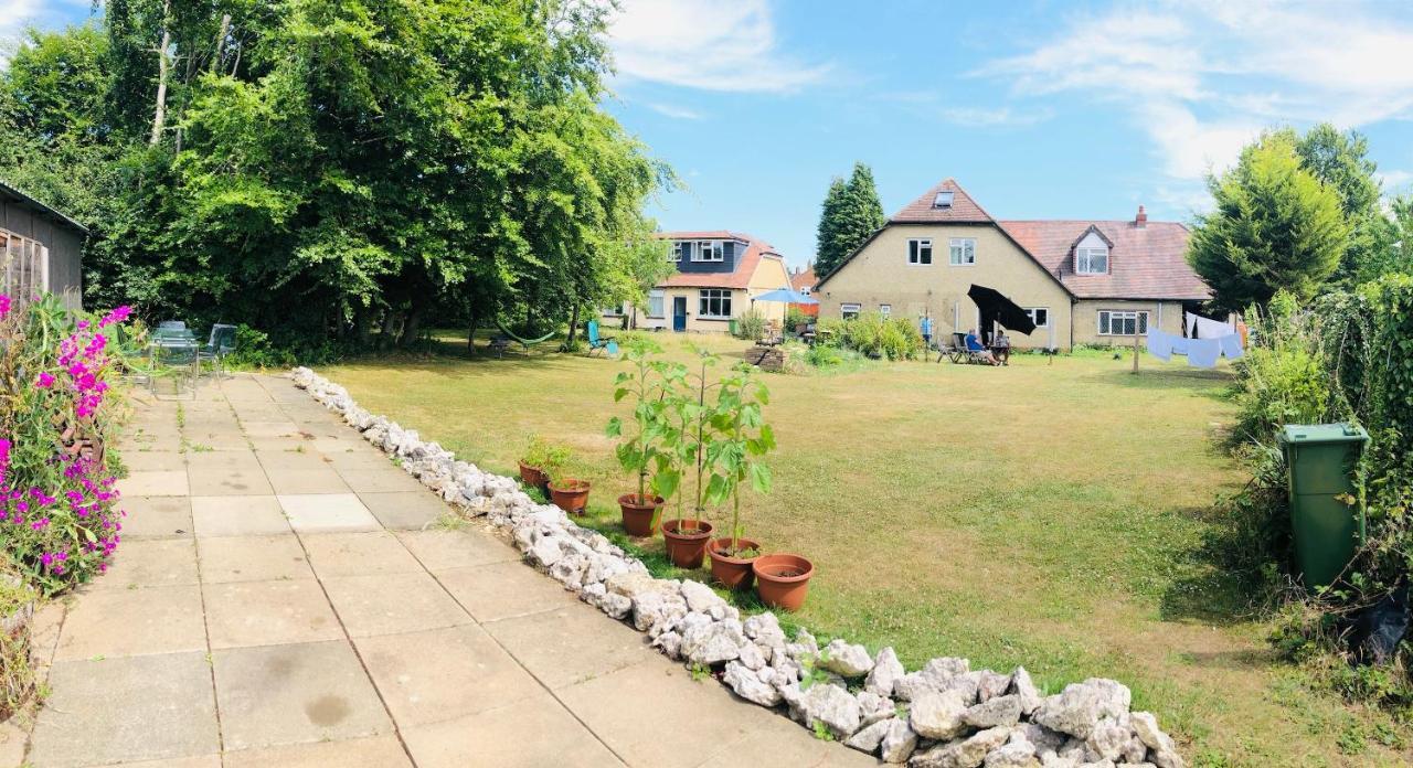 Amazing Quiet Garden House Near London Luton Airport Lejlighed Eksteriør billede