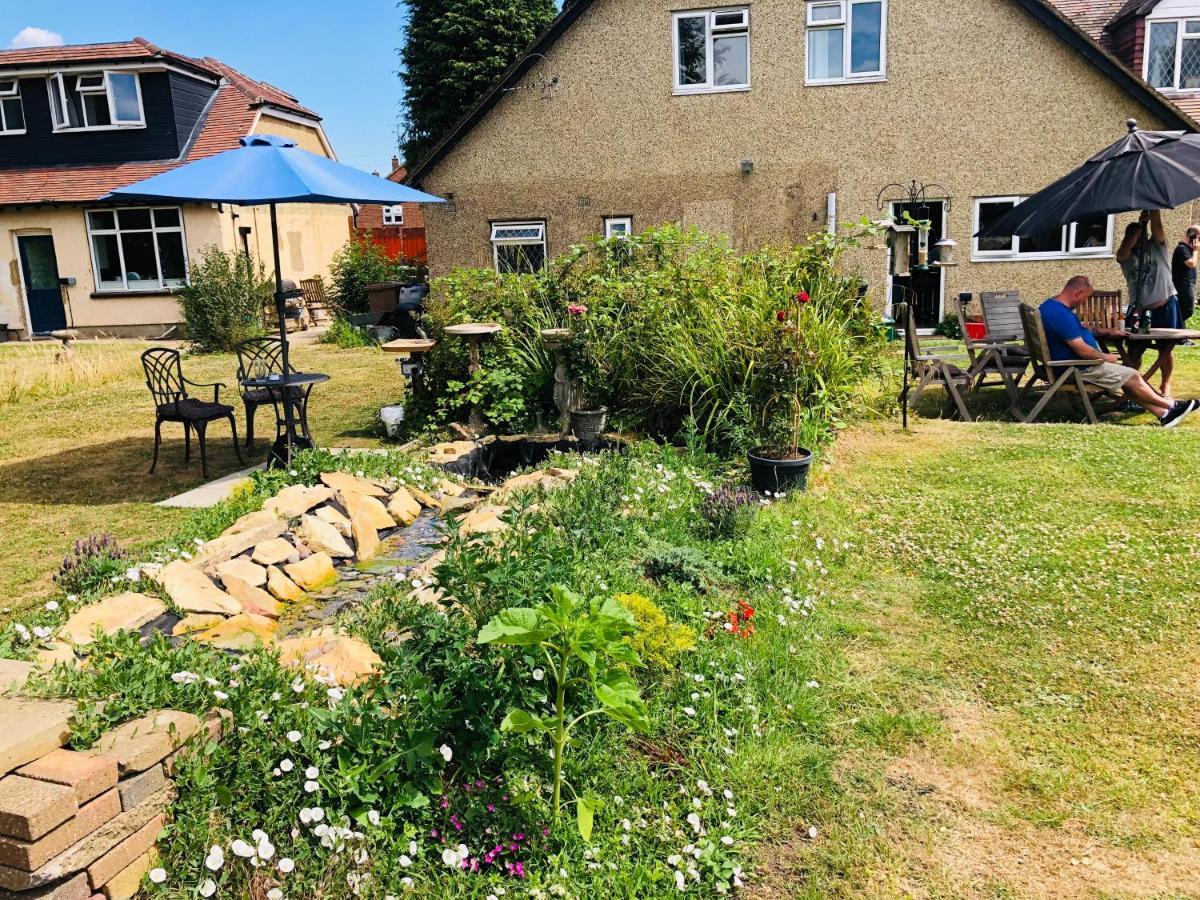 Amazing Quiet Garden House Near London Luton Airport Lejlighed Eksteriør billede